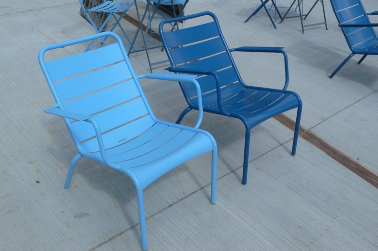 Deux chaises, confortables et esthétiques